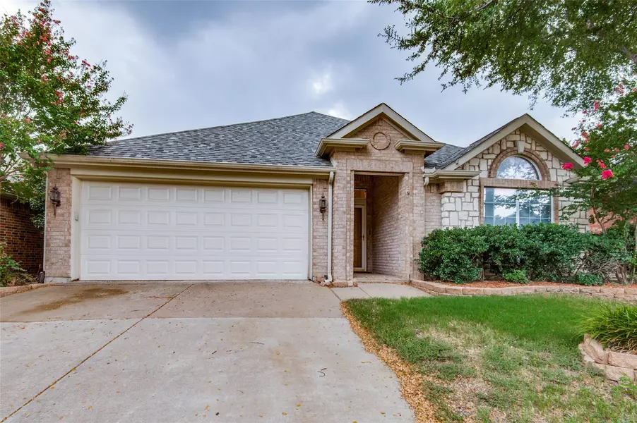 5739 Walnut Creek Drive, Fort Worth, TX 76137