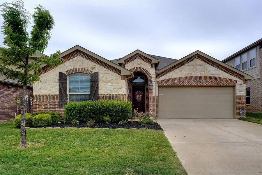 8117 Black Hills Trail, Aubrey, TX 76227