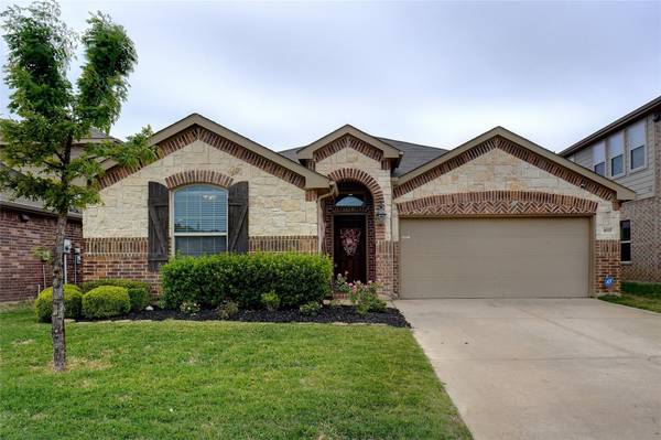 8117 Black Hills Trail, Aubrey, TX 76227