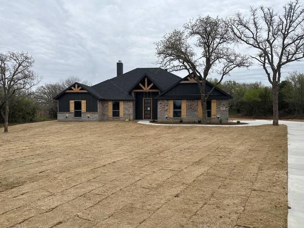 3012 English Court, Millsap, TX 76066