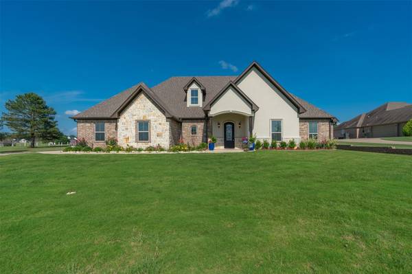 16180 Stallion Shores Court, Lindale, TX 75771