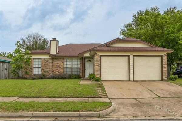 604 Red Coat Lane, Arlington, TX 76002