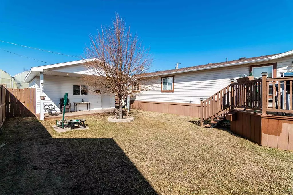 Redcliff, AB T0J2P0,13 6 ST NW