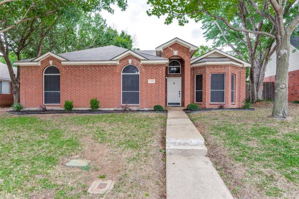 1316 Falcon Drive, Lewisville, TX 75077