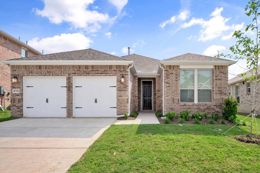 8720 Rock Hibiscus Drive, Fort Worth, TX 76131