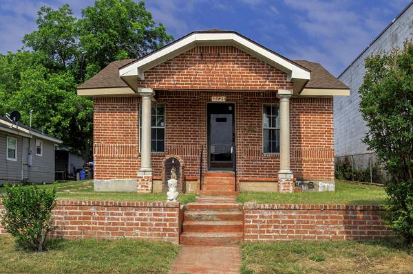 2723 Mckinley Avenue, Fort Worth, TX 76164