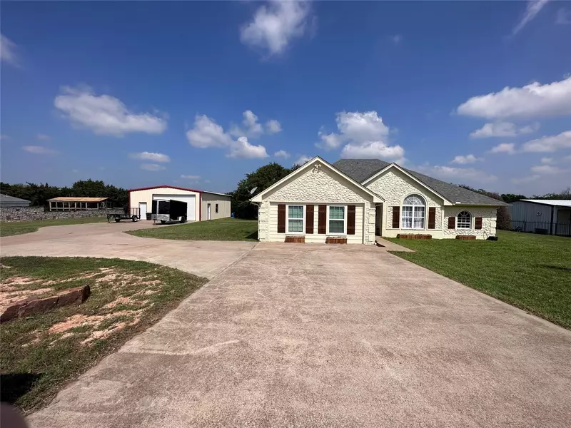 808 Neptune Drive, Granbury, TX 76049