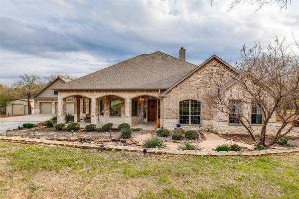 106 Pheasant Run Court, Sunset, TX 76270