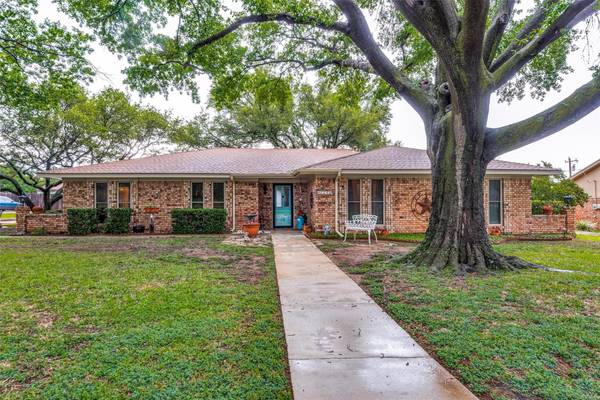 229 Lamesa Drive, Highland Village, TX 75077