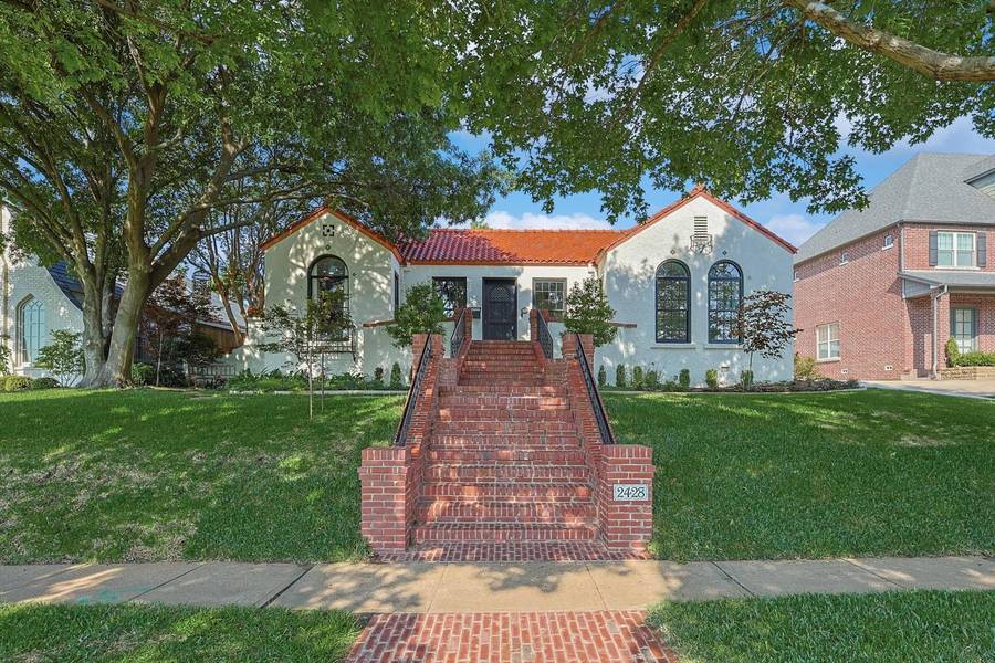 2428 Winton Terrace E, Fort Worth, TX 76109