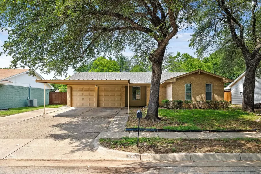 561 Ferguson Drive, Lewisville, TX 75057