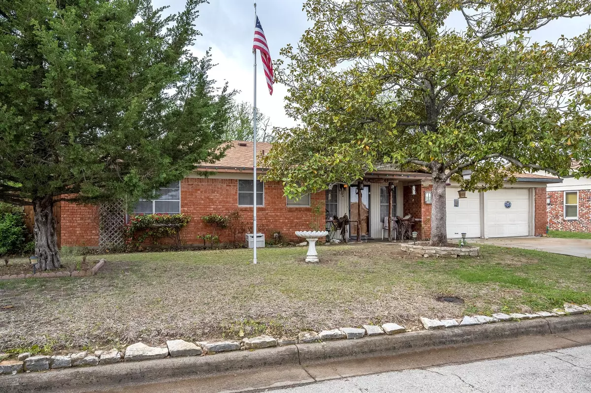 Weatherford, TX 76086,714 E 4th Street