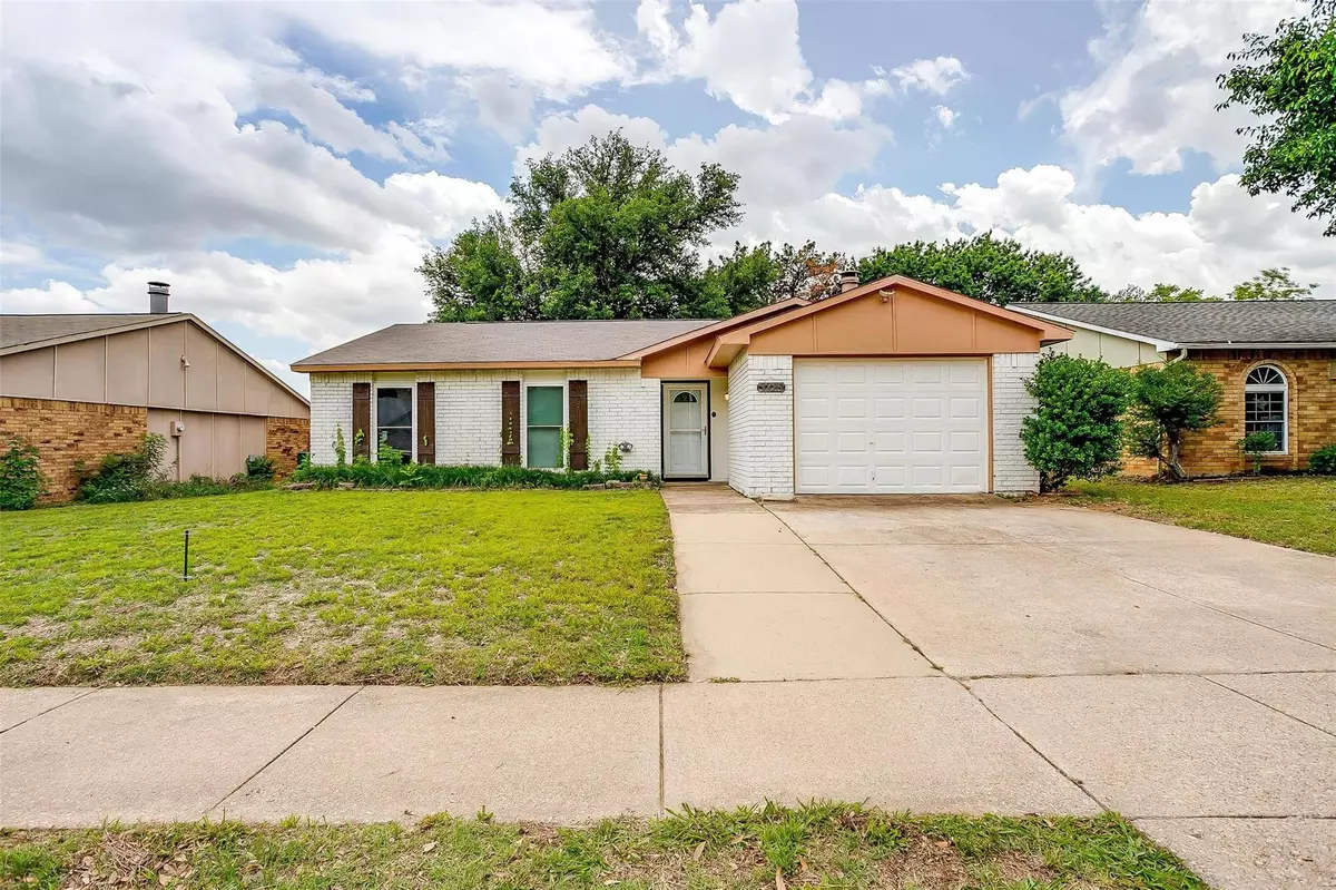 Fort Worth, TX 76133,3725 Bridalwreath Drive