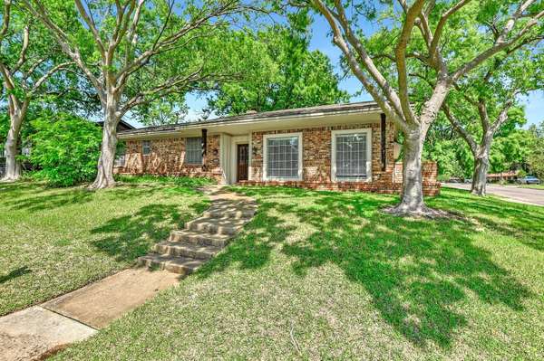 2901 Mimosa Drive, Sherman, TX 75092