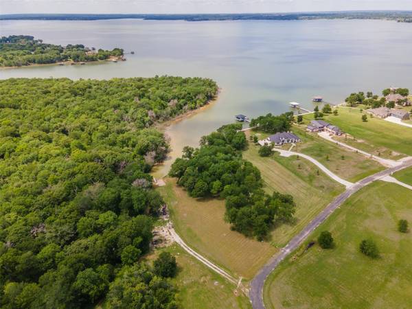 32 Sandy Cove Court, Streetman, TX 75859