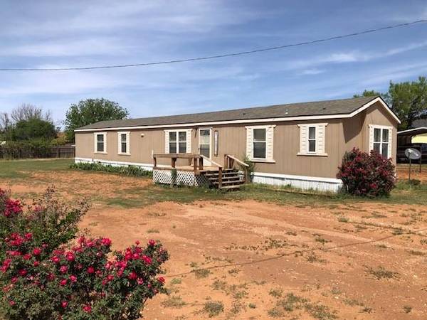 805 N Tyler Avenue, Rotan, TX 79546