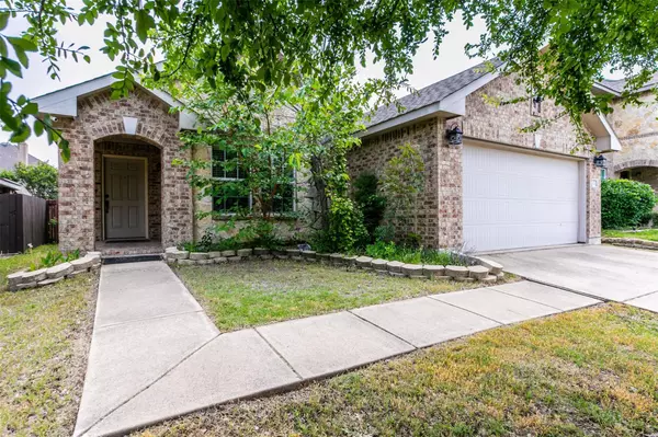 2424 Grand Rapids Drive, Fort Worth, TX 76177