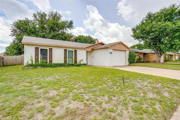 Fort Worth, TX 76133,3725 Bridalwreath Drive