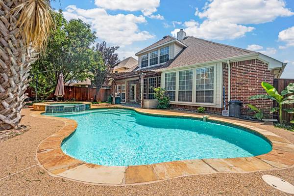 8631 Weston Lane, Lantana, TX 76226