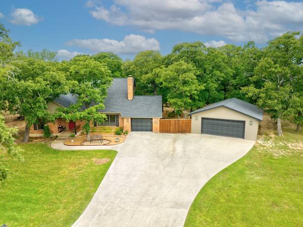 229 Colt Drive, Lake Kiowa, TX 76240