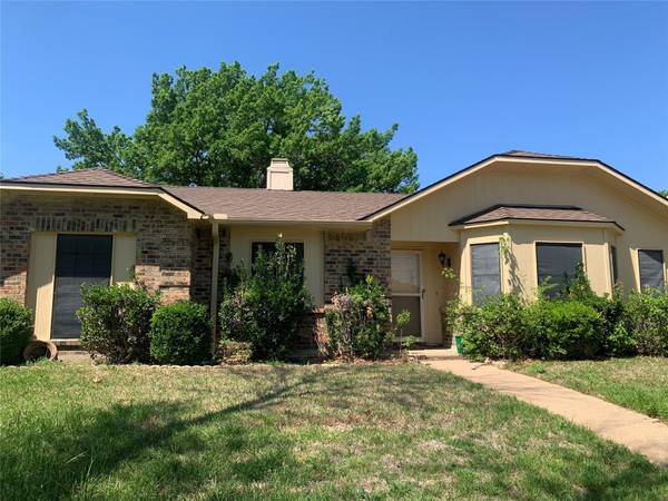 3706 Magnolia Drive, Grand Prairie, TX 75052