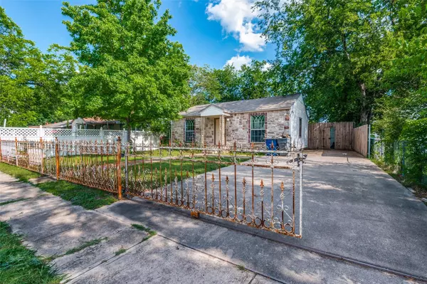 1626 Barlow Avenue, Dallas, TX 75224