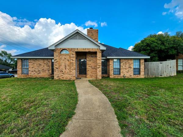 622 Reeves Lane, Kennedale, TX 76060