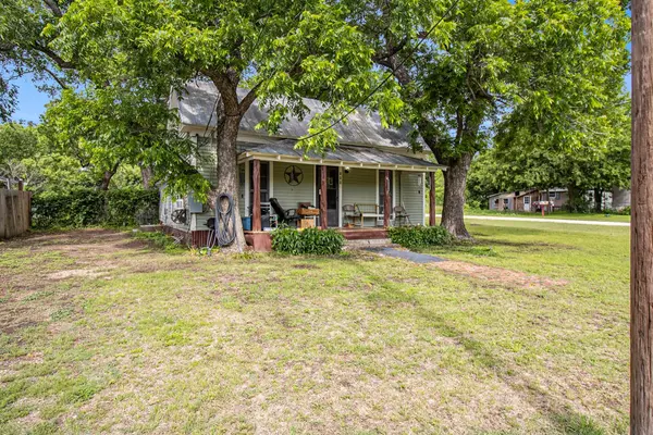 Walnut Springs, TX 76690,169 W 2nd Street