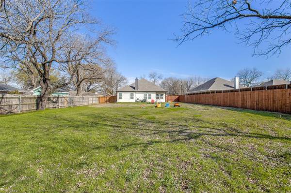 Farmersville, TX 75442,511 Maple Street