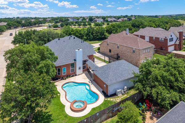 8341 Greylock Drive, Fort Worth, TX 76137