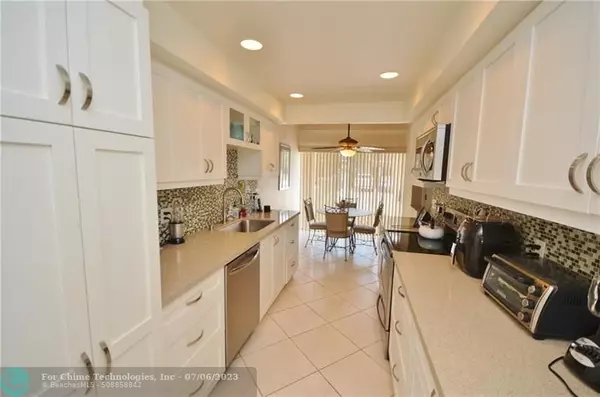 Plantation, FL 33324,760 E Coco Plum Cir  #4