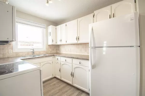 Stettler, AB T0C 2L1,4005 60th Street