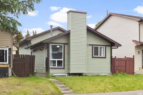 Calgary, AB T3J 1Y6,19 Castlegreen Close NE