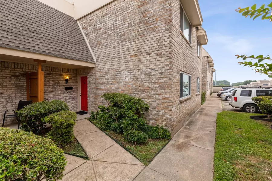 208 Village North Drive, Richardson, TX 75081