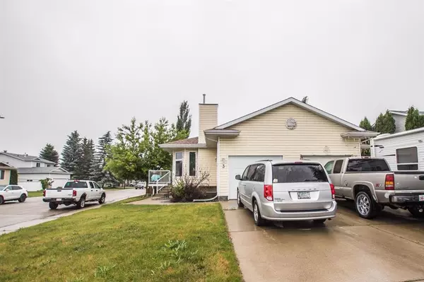 Red Deer, AB T4R 2J5,3 Dunham Close