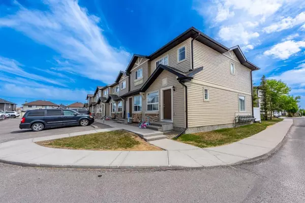 Calgary, AB T3J 0G3,107 SADDLEBROOK PT NE