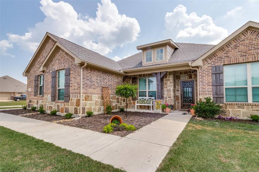 1264 Christie Lane, Oak Ridge, TX 75161