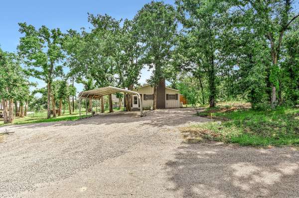 322 Maid Marian Drive, Gordonville, TX 76245