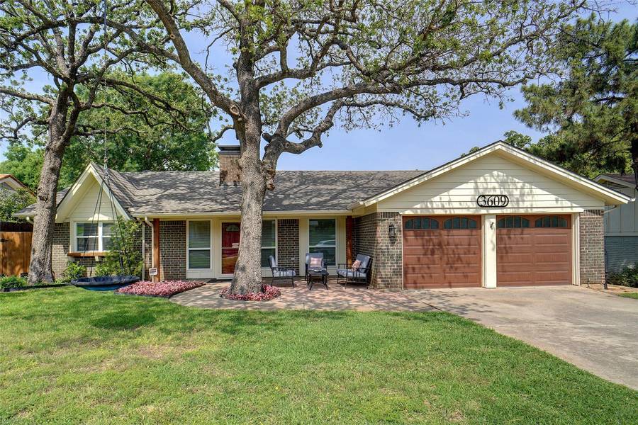 3609 Berwick Lane, Bedford, TX 76021