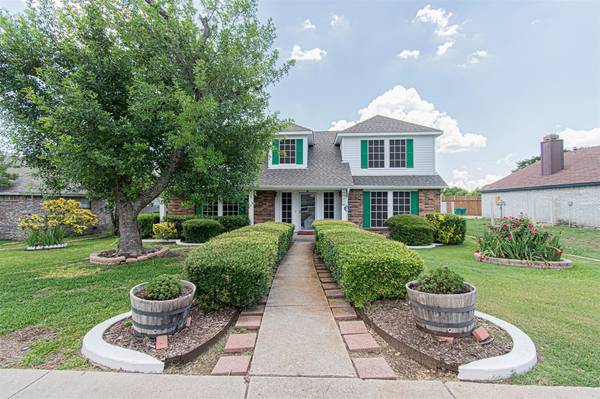 821 Weaver Street, Cedar Hill, TX 75104