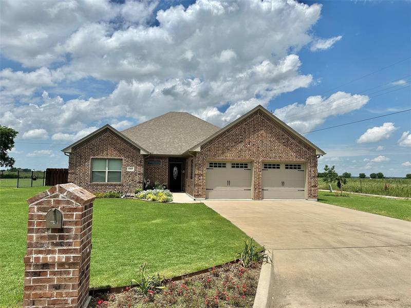 2008 Stanford Drive, Gainesville, TX 76240