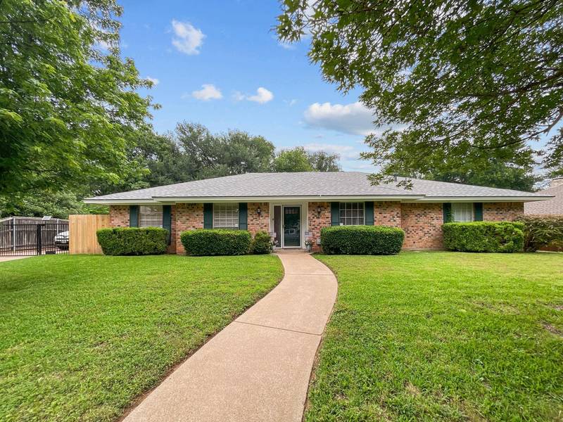 4613 Woodview Street, Arlington, TX 76013