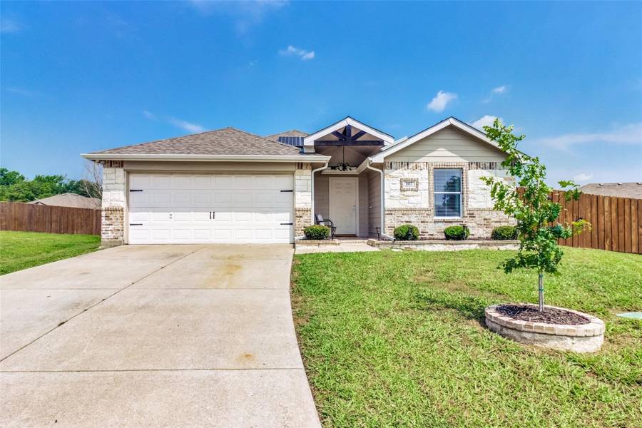 107 Oakcrest Circle, Terrell, TX 75160