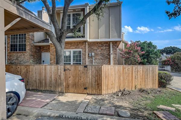 2401 Southlake Court, Irving, TX 75038