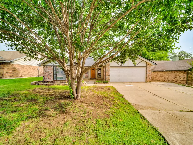 4205 River Birch Road, Fort Worth, TX 76137