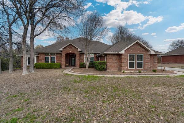 220 Ash Drive,  Waxahachie,  TX 75165