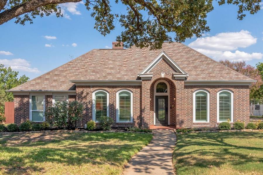 705 Oak Hill Drive, Southlake, TX 76092