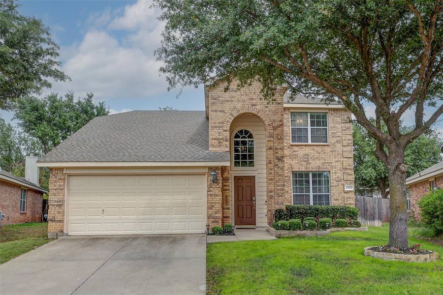 8432 Cactus Flower Drive, Fort Worth, TX 76131