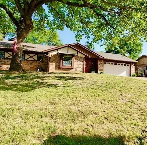 345 Shady Lane,  Azle,  TX 76020