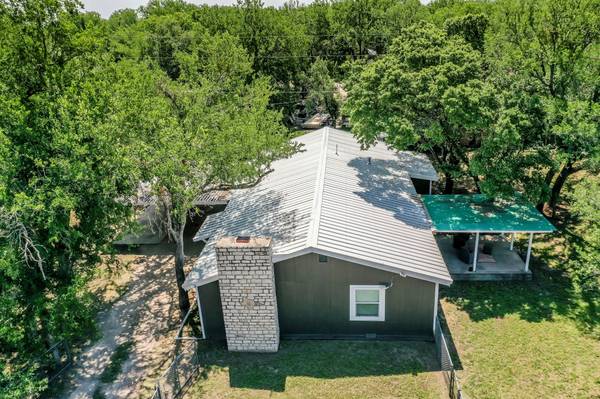 3009 Tanglewood Drive, Granbury, TX 76048